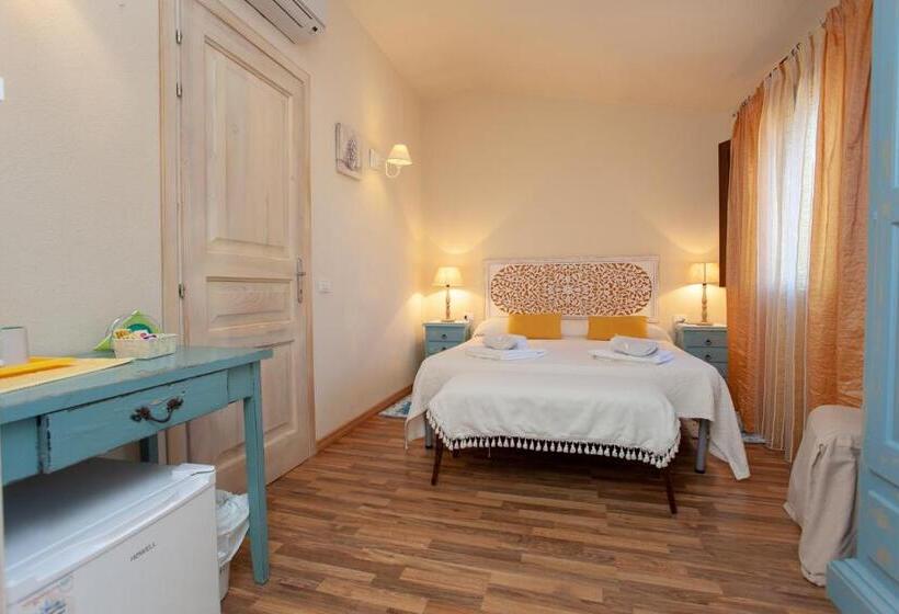 پانسیون Domus Francy