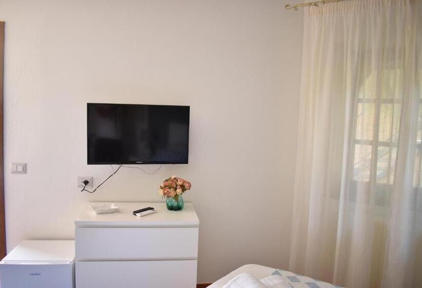 پانسیون Domus Francy