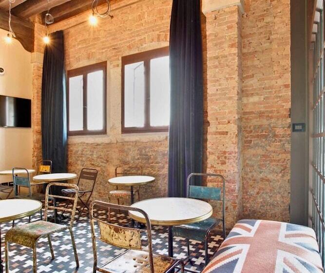 هاستل Generator Venice