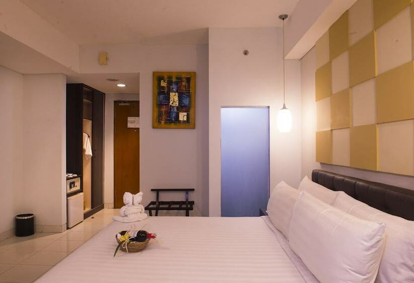 فندق Aston Ketapang City