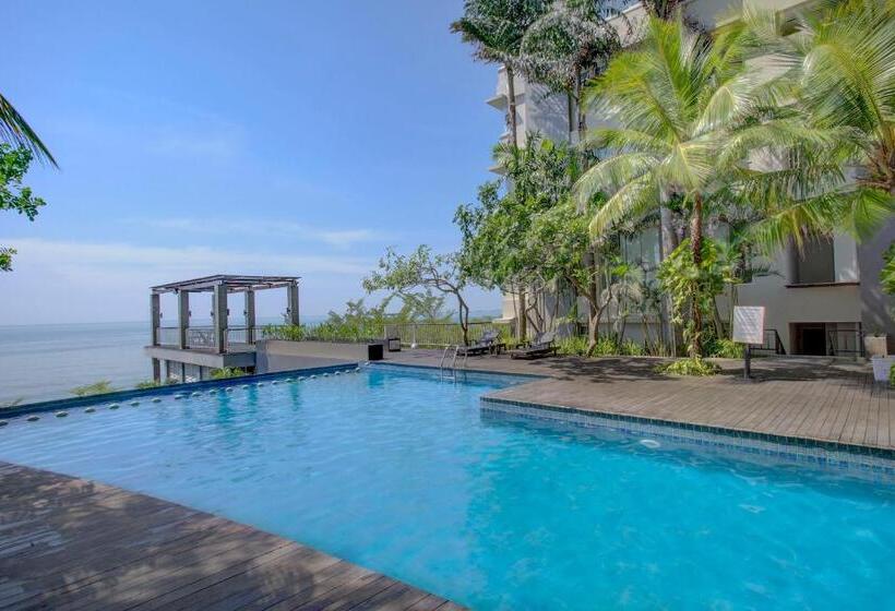 Golden Tulip Balikpapan Hotel & Suites