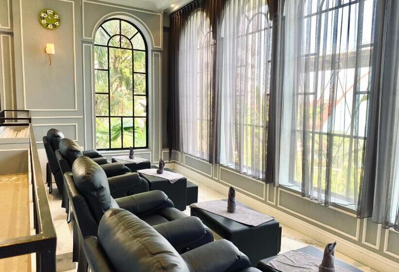 Grand Eska Hotel & Suites Batam