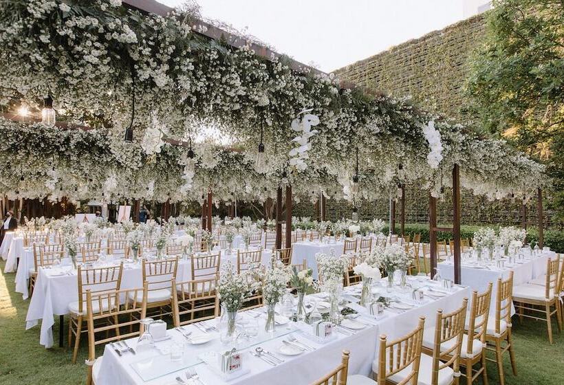 Отель 137 Pillars House