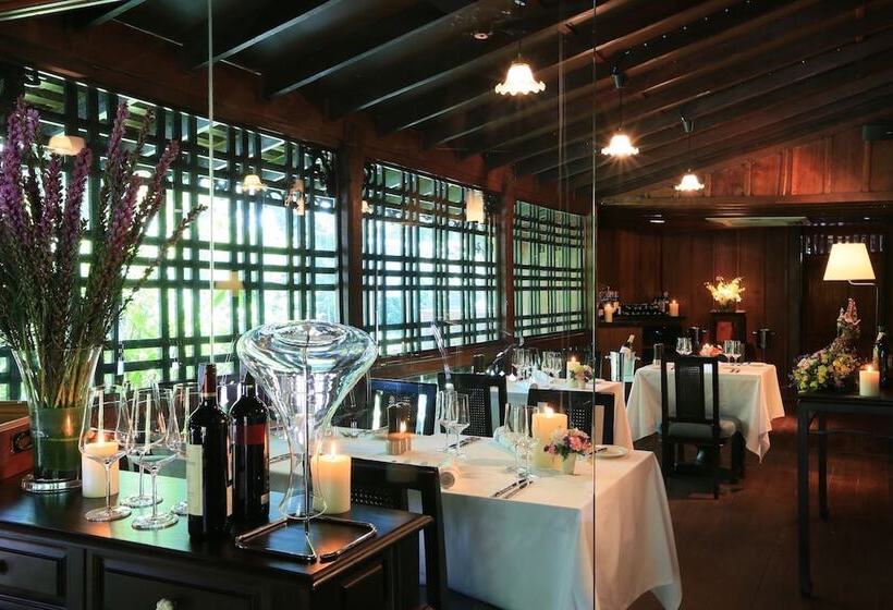 Отель 137 Pillars House