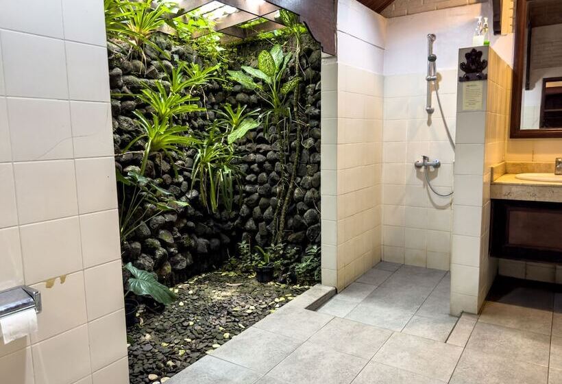 Alam Sari Hotel Keliki