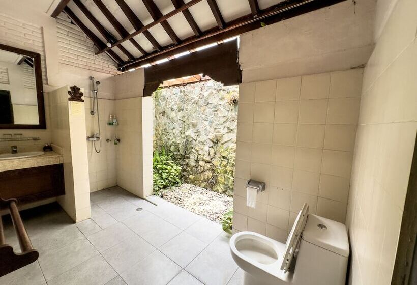 Alam Sari Hotel Keliki