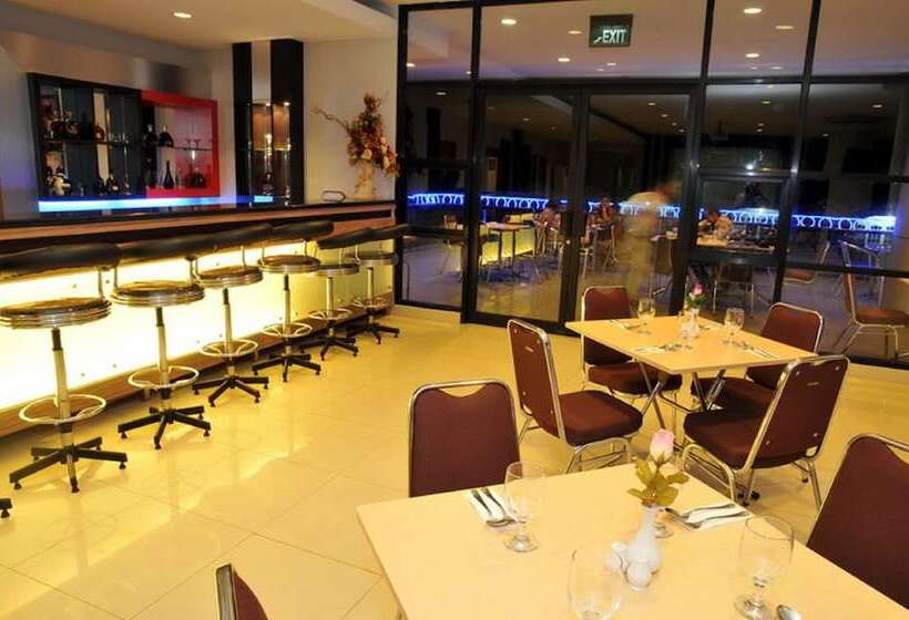 فندق Aston Ketapang City