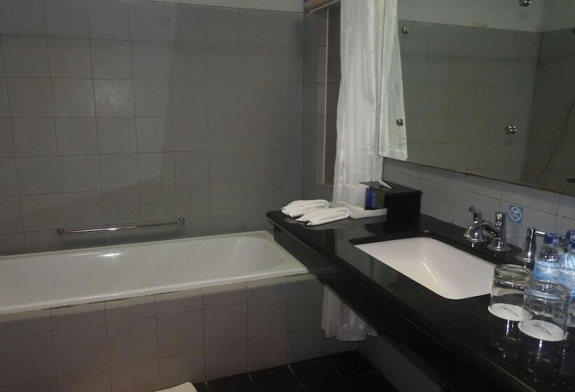 فندق Aston Ketapang City