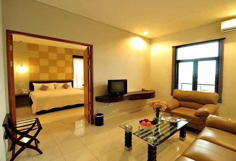 فندق Aston Ketapang City