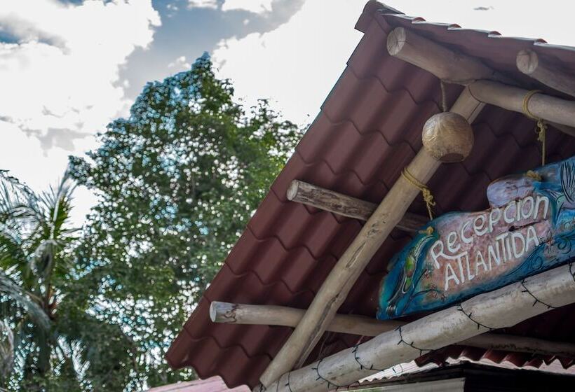 בית מלון כפרי Atlantida Lodge