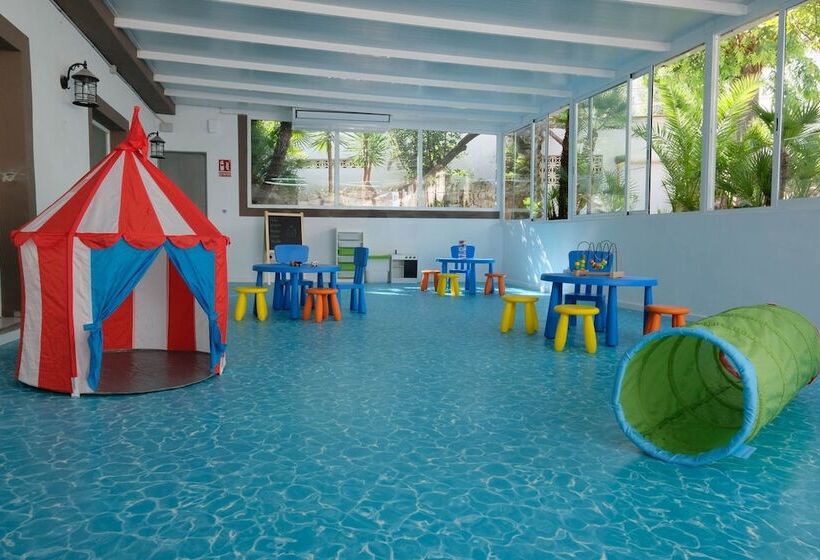 Azuline Hotel Palmanova Garden