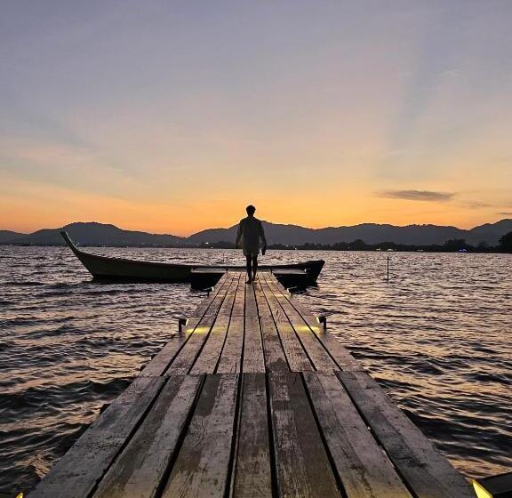 בית מלון כפרי Baan Panwa Resort