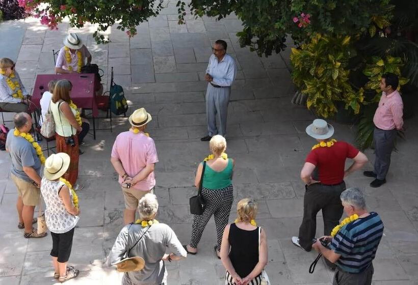 فندق Bassi Fort Palace