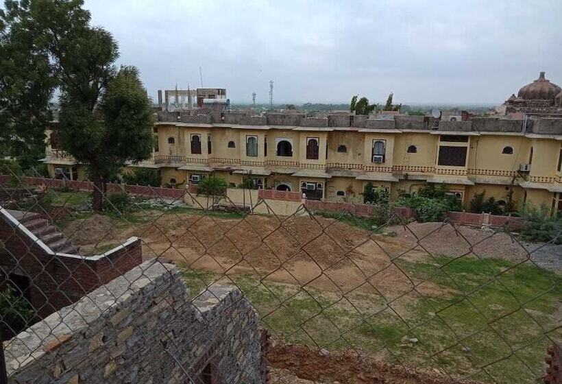 فندق Bassi Fort Palace