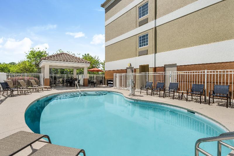 Отель Candlewood Suites Destin Sandestin Area, An Ihg