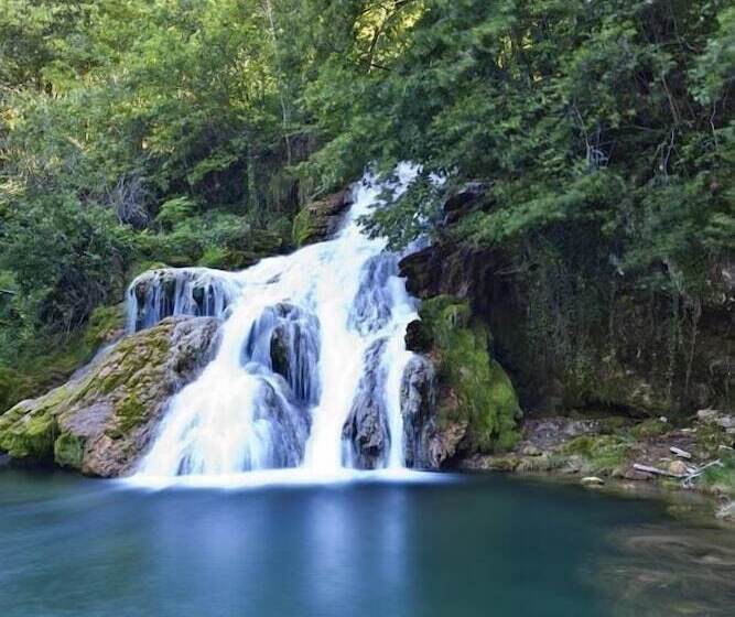 فندق Castel Damandre