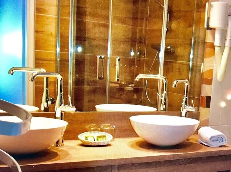 فندق Castel Damandre