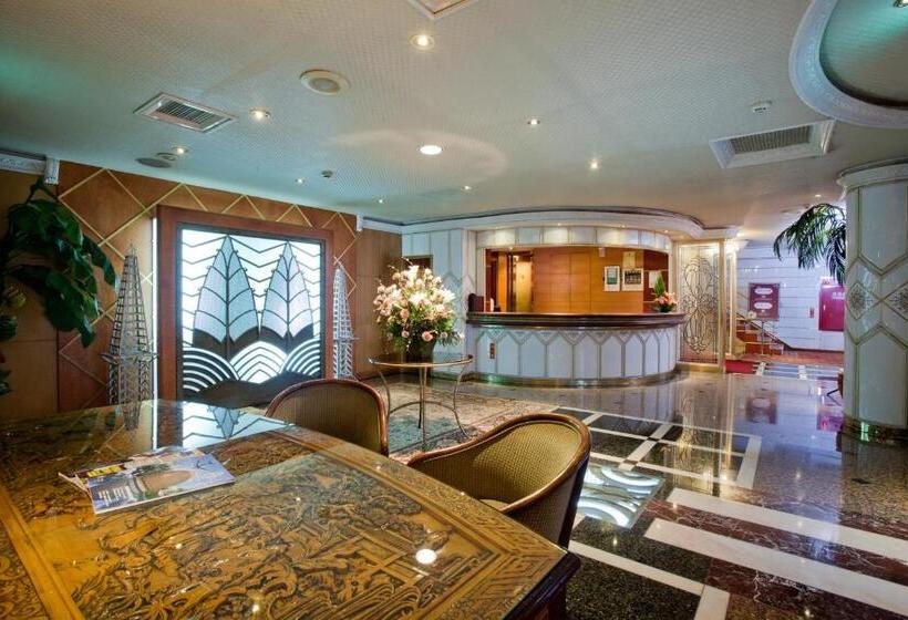 هتل Charming Castle