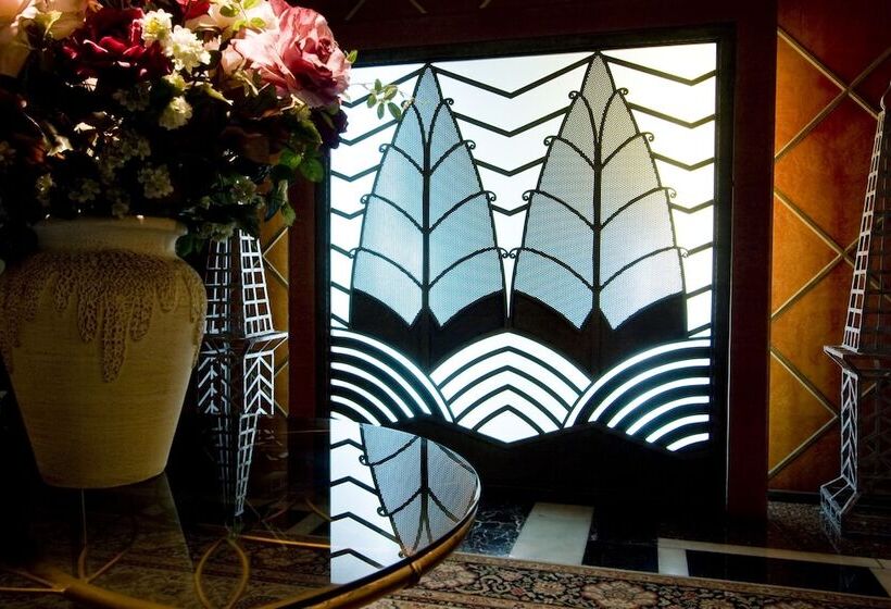 هتل Charming Castle