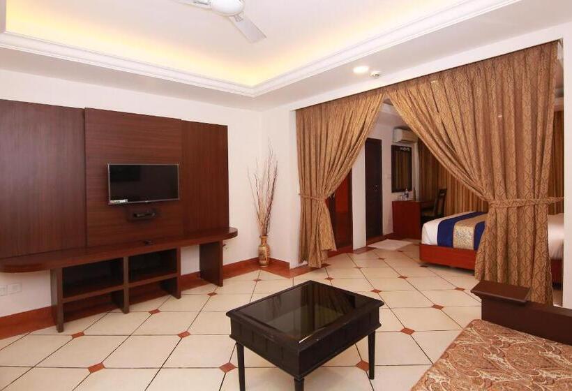 酒店 Emarald Suites