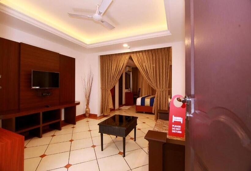 酒店 Emarald Suites