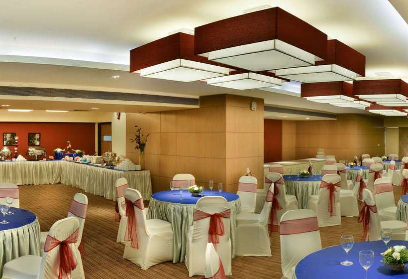فندق Hampton By Hilton Vadodara  Alkapuri