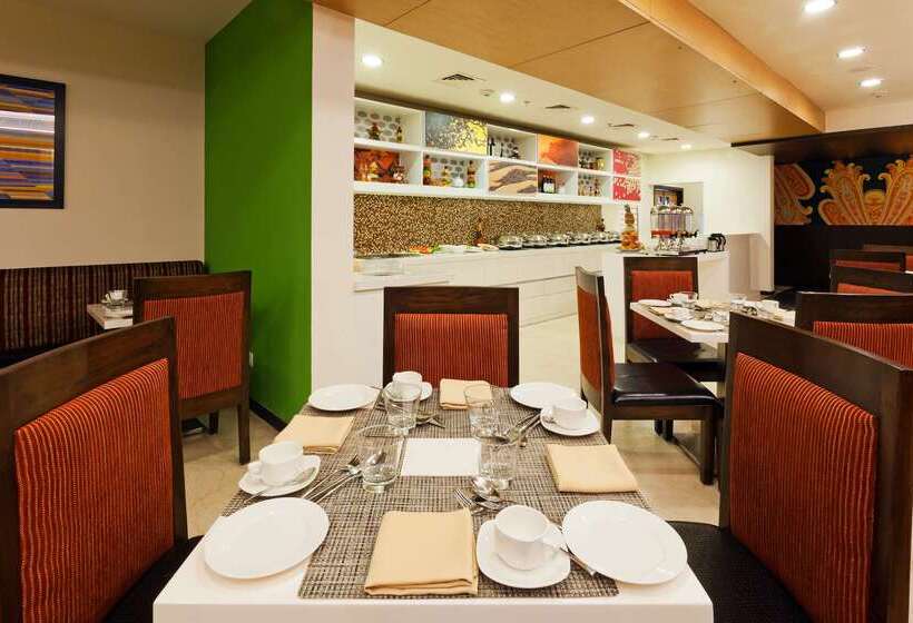 فندق Hampton By Hilton Vadodara  Alkapuri