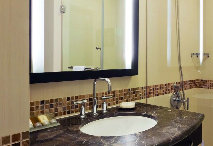 فندق Hampton By Hilton Vadodara  Alkapuri