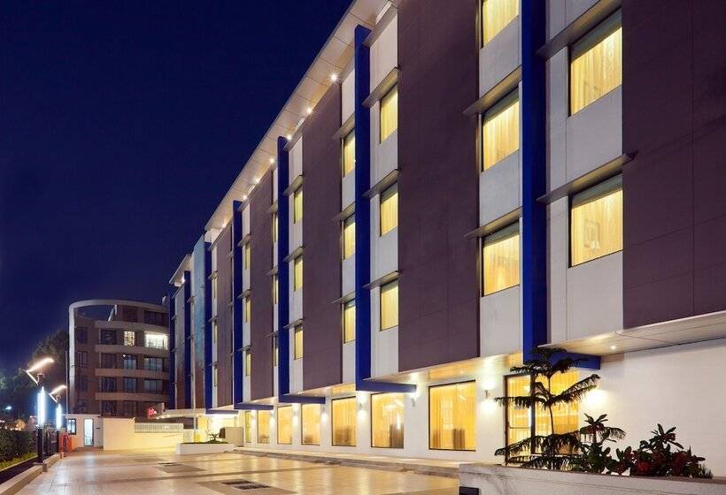 فندق Hampton By Hilton Vadodara  Alkapuri