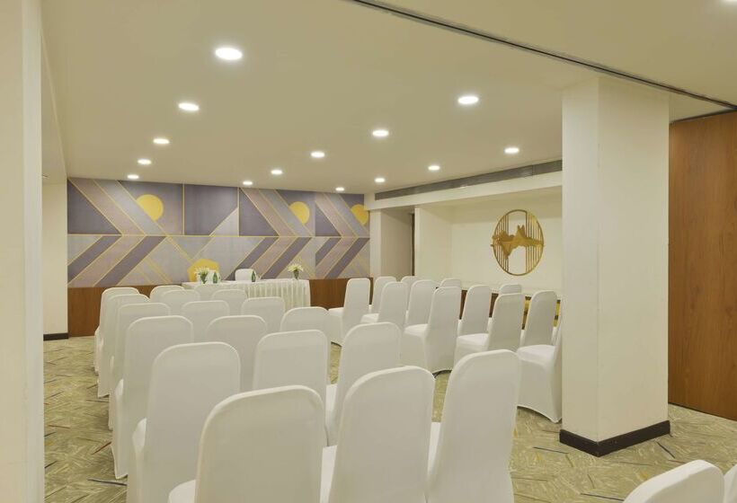 فندق Hampton By Hilton Vadodara  Alkapuri