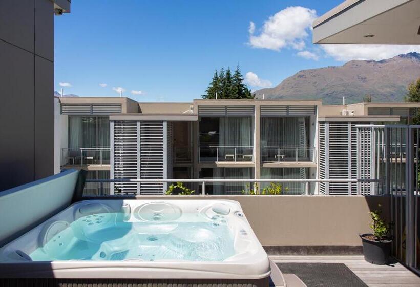 هتل Highview Apartments