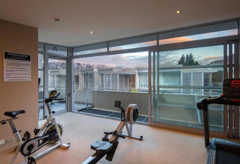 هتل Highview Apartments