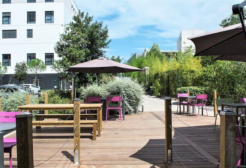 בית מלון כפרי Holiday Inn Express Montpellier   Odysseum, An Ihg