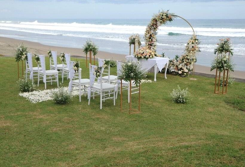 בית מלון כפרי Kelapa Retreat & Spa