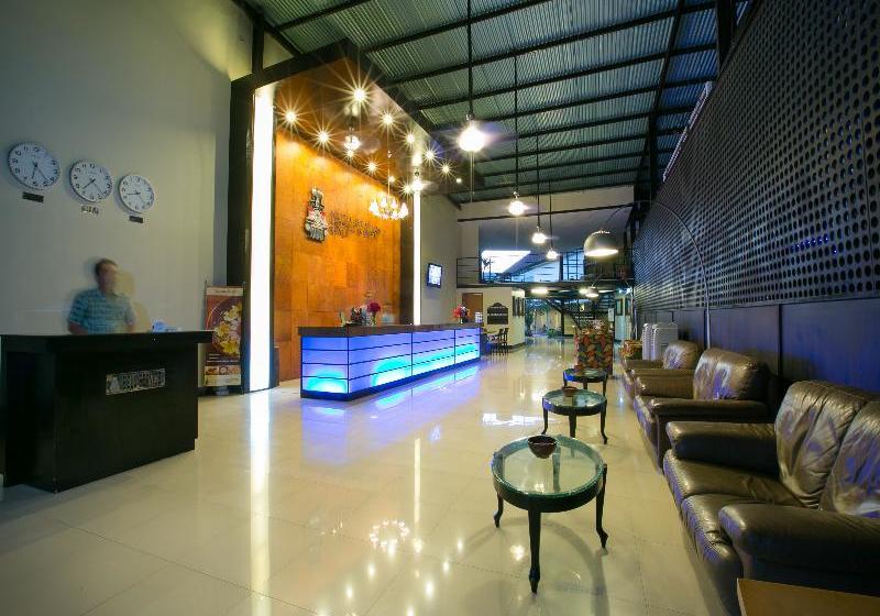 فندق Kuta Station