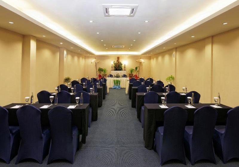 בית מלון כפרי Kuta Station