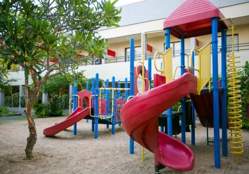 בית מלון כפרי Kuta Station