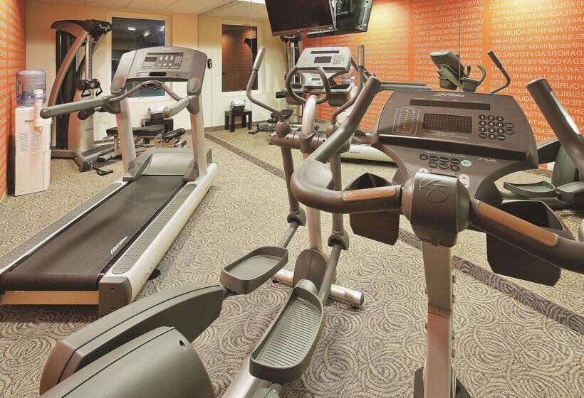 בית מלון כפרי La Quinta By Wyndham Poza Rica