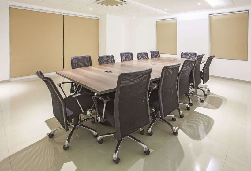 בית מלון כפרי La Quinta By Wyndham Poza Rica