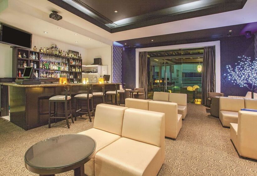 בית מלון כפרי La Quinta By Wyndham Poza Rica