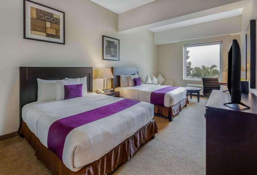 בית מלון כפרי La Quinta By Wyndham Poza Rica