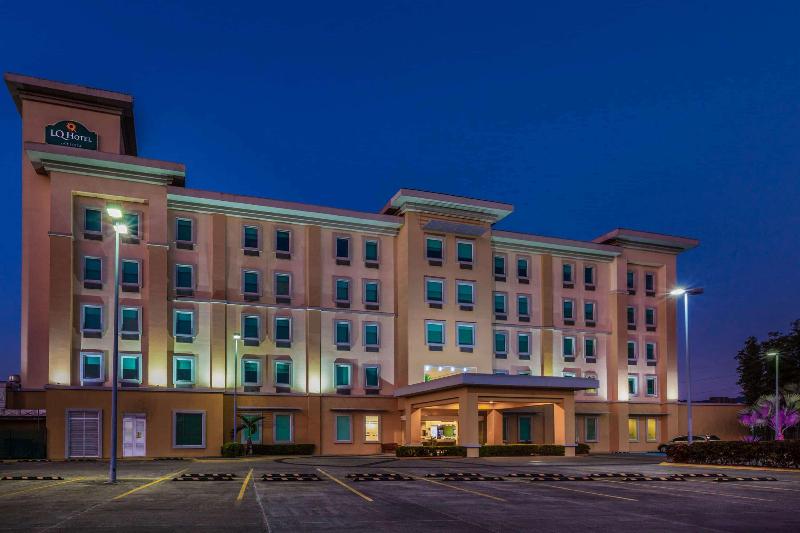 בית מלון כפרי La Quinta By Wyndham Poza Rica