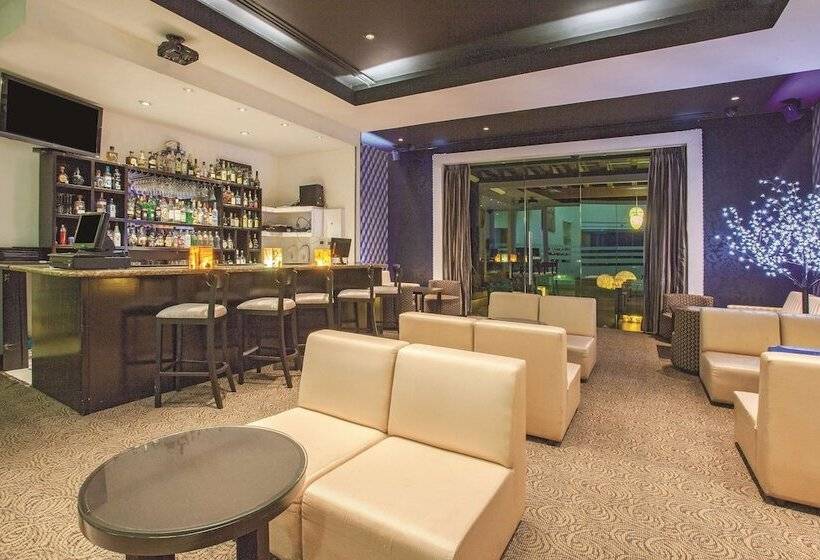 בית מלון כפרי La Quinta By Wyndham Poza Rica