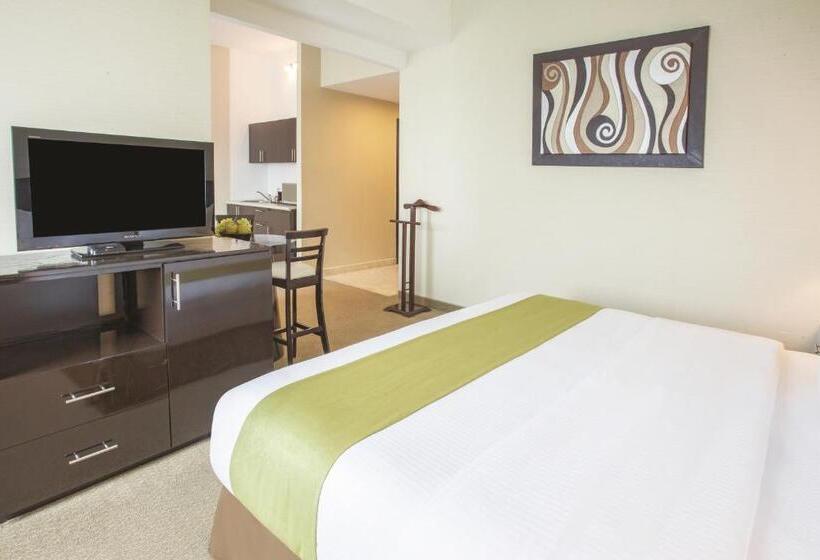 בית מלון כפרי La Quinta By Wyndham Poza Rica