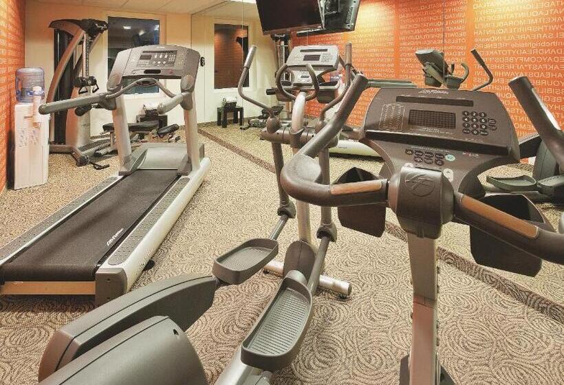 בית מלון כפרי La Quinta By Wyndham Poza Rica