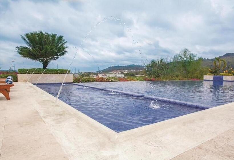 בית מלון כפרי La Quinta By Wyndham Poza Rica