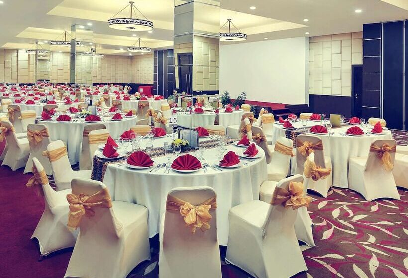 فندق Mercure Pontianak City Center