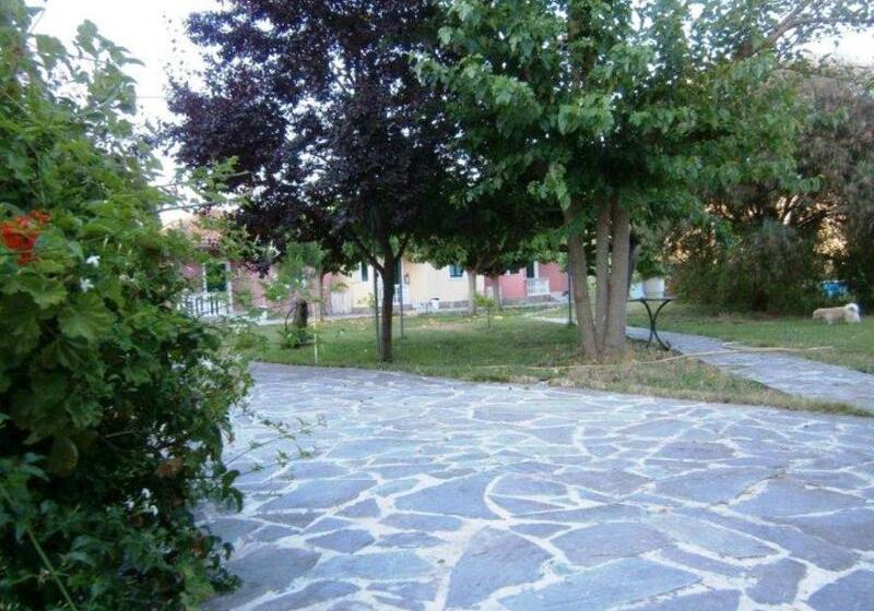 هتل Portego