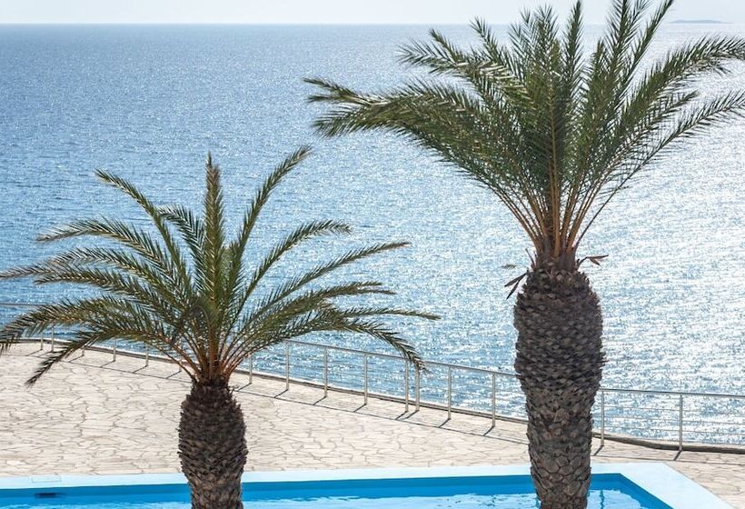 Отель Porto Belissario