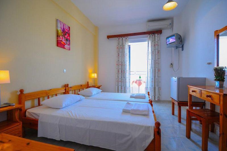 Отель Prassino Nissi